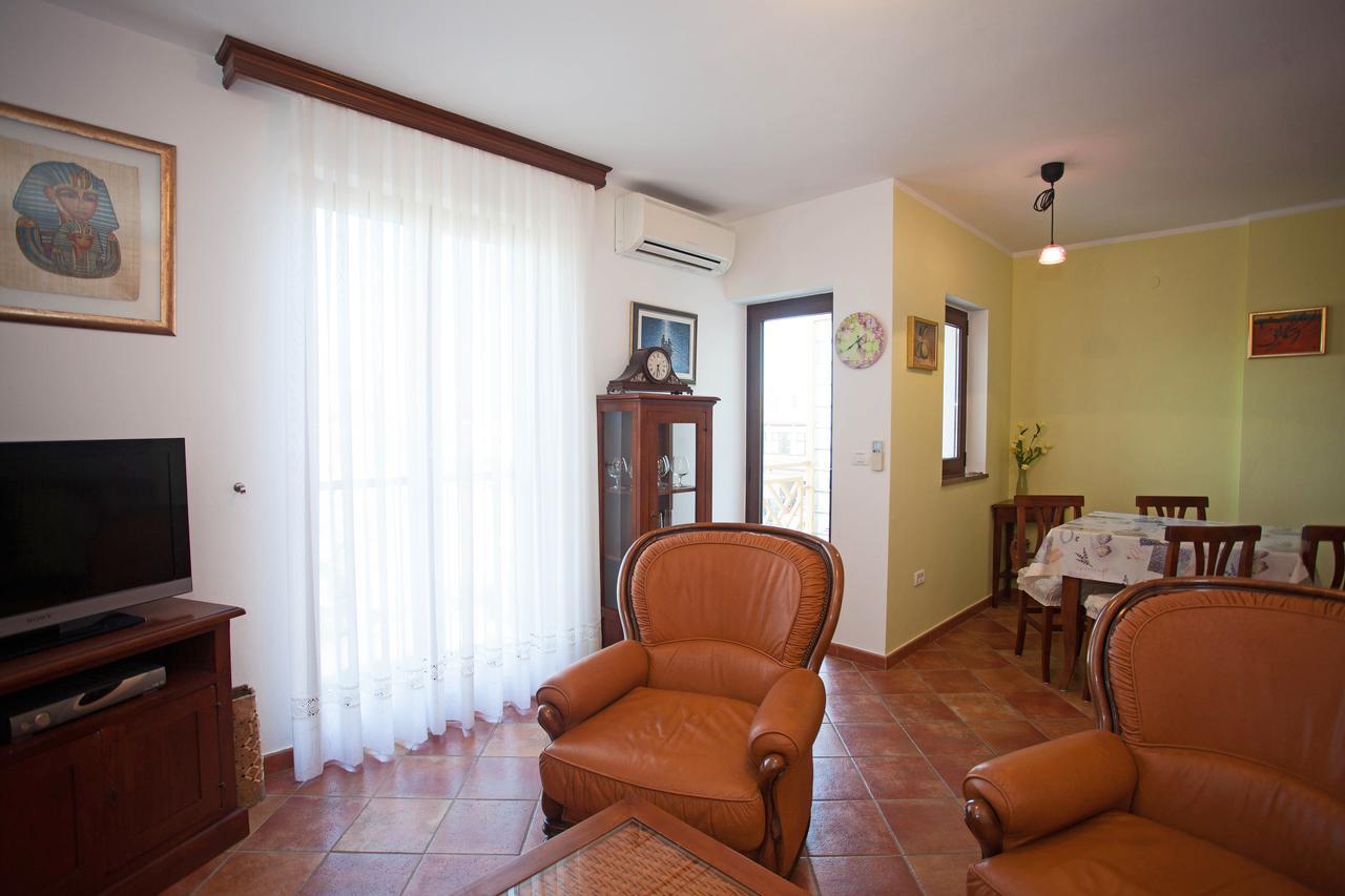 Apartment Pia Rovinj Extérieur photo
